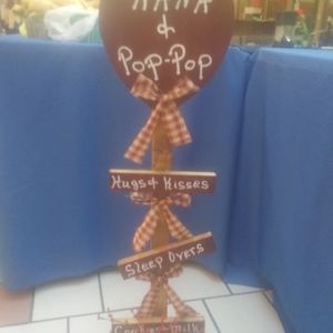 Country Nana & Pop-Pop standing Post